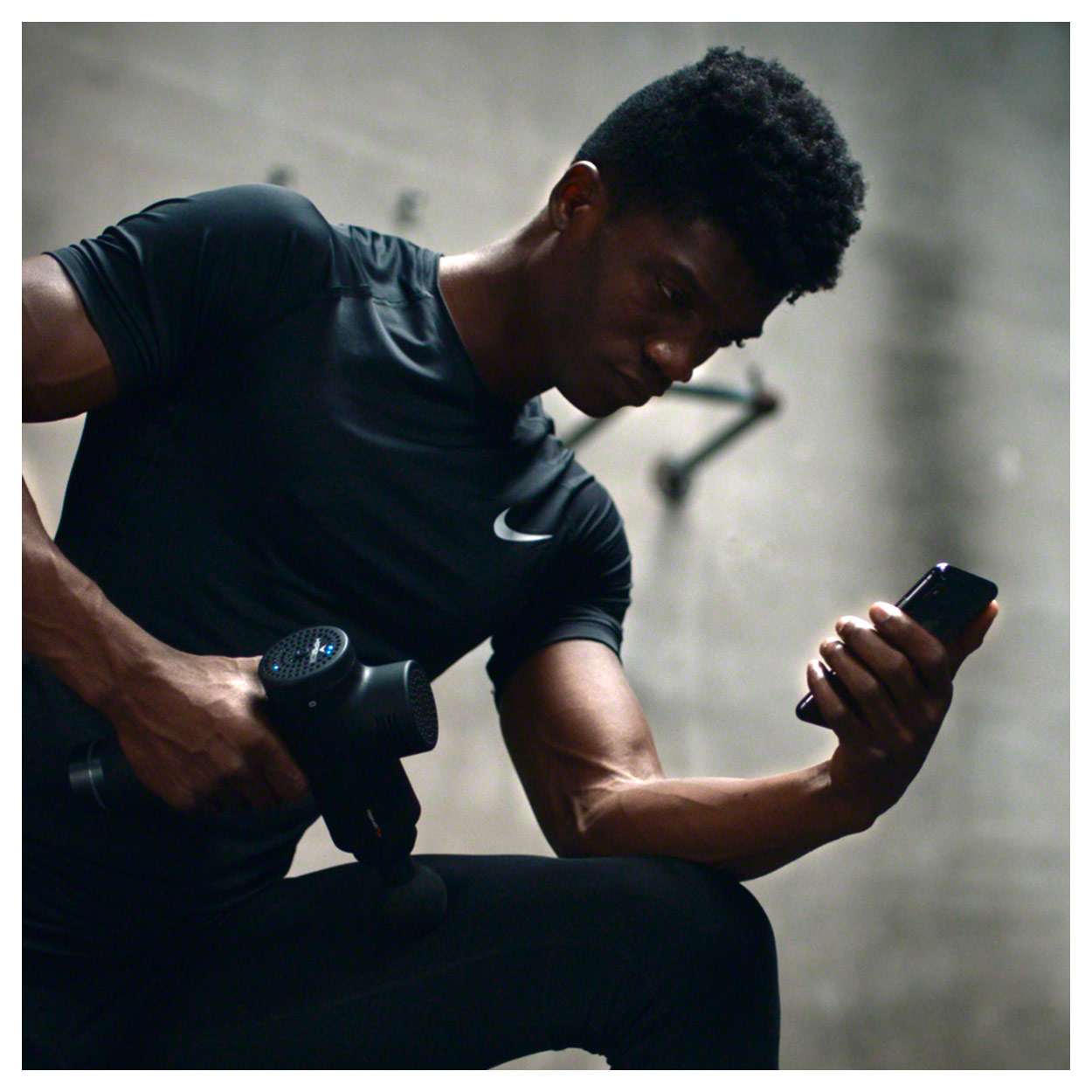 hyperice vibrationsmassagegerat set hypervolt plus bluetooth inkl case gunstig online kaufen sport tec