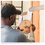 Abbildung zeigt NOHRD SquatRack ausklappbare Hantelablage Eiche