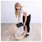 Abbildung zeigt Gymnastikreifen aus Holz, 10er-Set, � 60 cm, inkl. Tragegriff