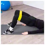 Abbildung zeigt Thera-Band Loop, � 29 cm, 7,6x45,5 cm, mittel, rot