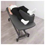 Abbildung zeigt Lagerungskeil mit flacher Beinmulde, L x B x H 75 x 20 x 22 cm