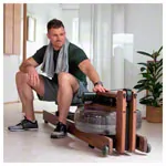 Abbildung zeigt WaterRower Ruderger�t Nussbaum, inkl. S4 Monitor