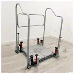 Abbildung zeigt Posturomed 202 mit Haltegel�nder, LxB 60x60 cm, silber