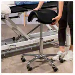 Sattelhocker mit Polster, Exklusiv mit Rollen