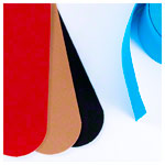 Abbildung zeigt CureTape Giant Classic, 31,5 m x 5 cm, wasserfest, rot