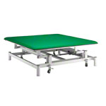 Bobathliege Grand Comfort mit Radhebesystem