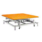 Bobathliege Grand Comfort mit Radhebesystem