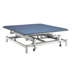 Bobathliege Grand Comfort mit Radhebesystem