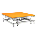 Bobathliege Grand Comfort mit Radhebesystem und Rundumschaltung