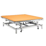 Bobathliege Grand Comfort mit Radhebesystem und Rundumschaltung