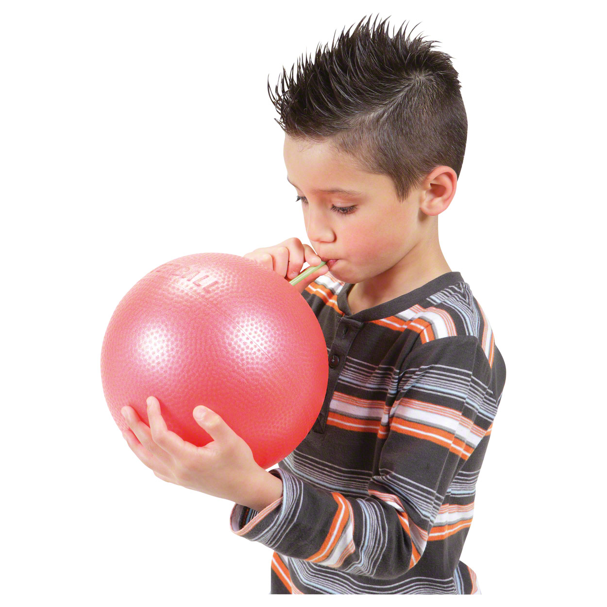 Игра надуй шарик. Надувает шарик. Дети надувают шары. Детское ЛФК С мячом. Мальчик надумает шарик.