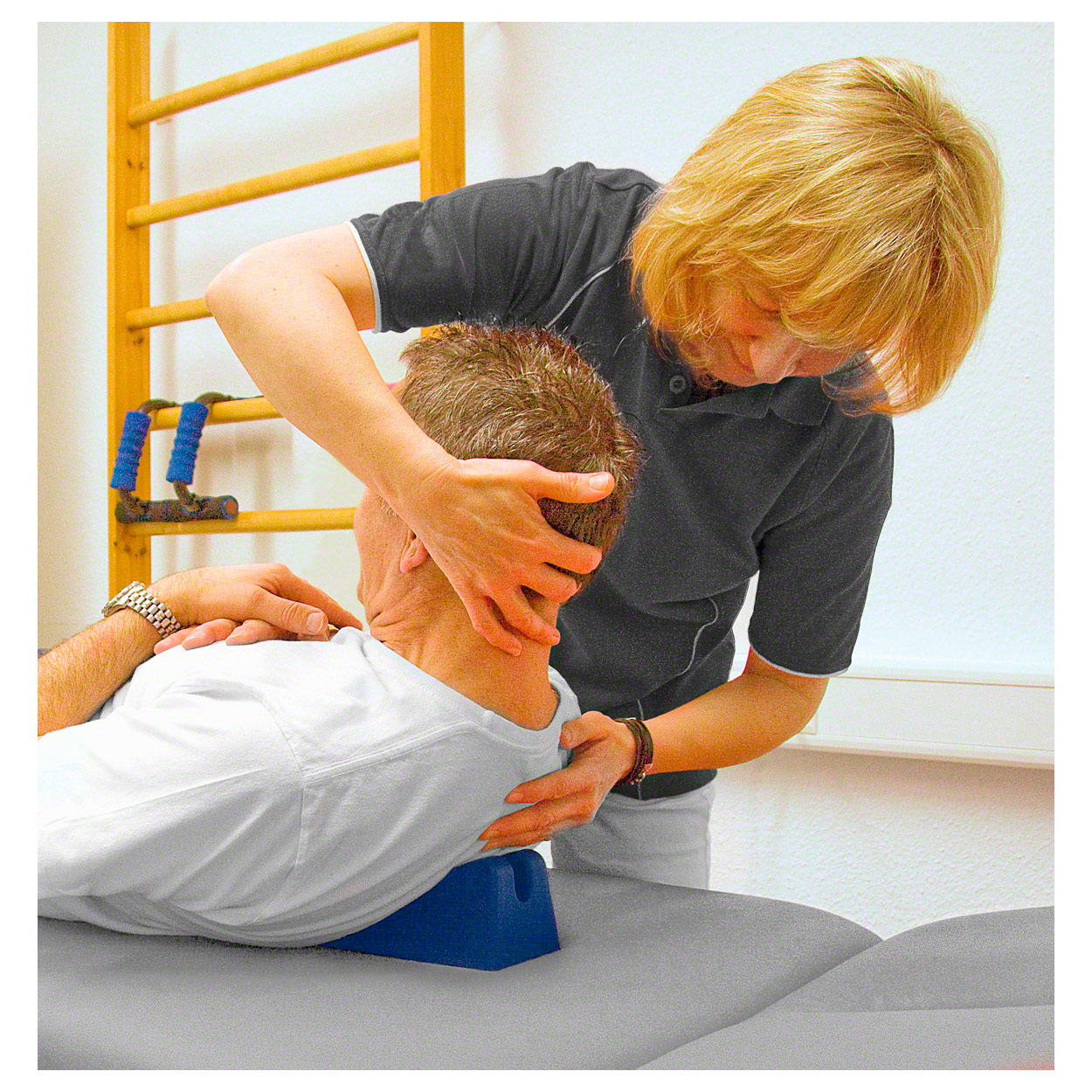 Mobilisationskeil groß Physiotherapie Rückenstütze Lagerungskeil, 23,5x11x8 cm - Produktbild 4