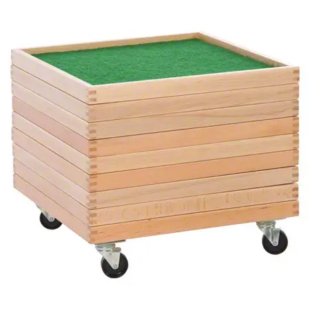 Sinnespfad mit 8 Boxen aus Holz, 40x40x3 cm