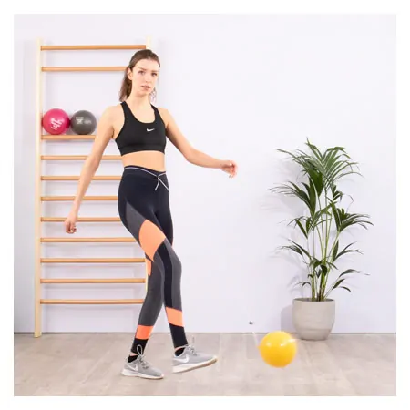 Sportball mit Schnur,  18-21 cm