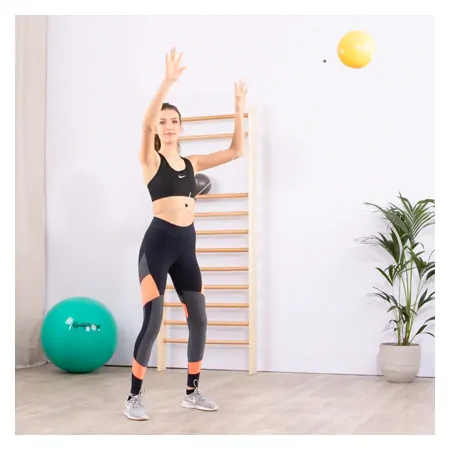 Sportball mit Schnur,  18-21 cm