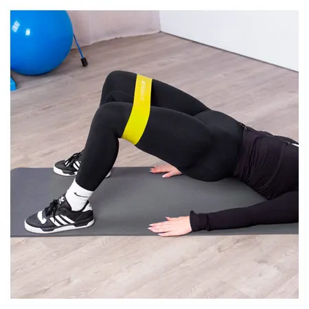 Thera-Band Loop, � 29 cm, 7,6x45,5 cm, mittel, rot