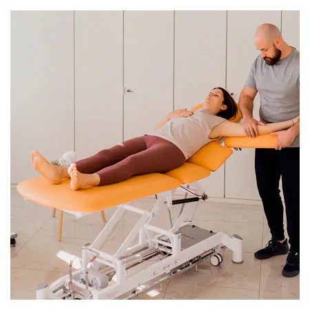 Ferrox Therapieliege Chagall 5 Neo mit Radhebesystem und Rundumschaltung