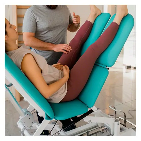 Ferrox Therapieliege Chagall 6 Neo mit Radhebesystem und Rundumschaltung