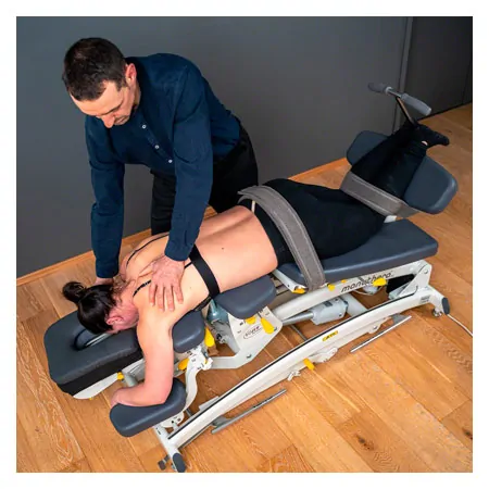 Lojer Therapieliege Manuthera Modell 242, Grauwei mit Elektroantrieb