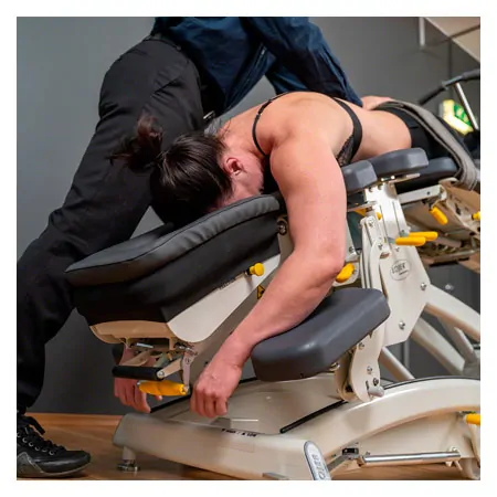Lojer Therapieliege Manuthera Modell 242, Grauwei mit Elektroantrieb