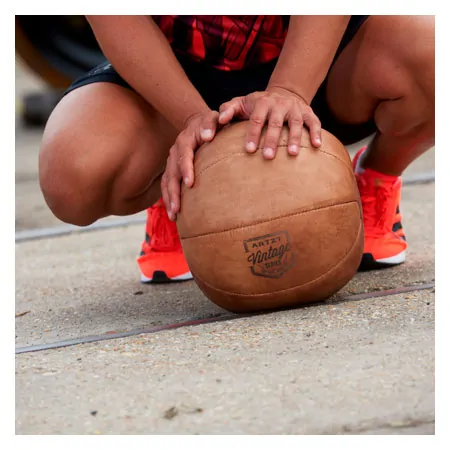 ARTZT Vintage Series Medizinball aus Leder, 4 kg