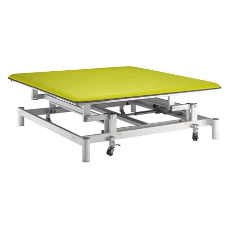 Bobathliege Grand Comfort mit Radhebesystem
