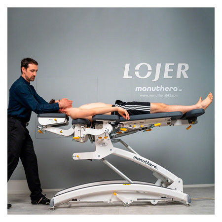 Lojer Therapieliege Manuthera Modell 242, Grauweiß mit Akkuantrieb